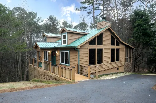 Helen Mountaintop Couples Retreat~Hot Tub~Sauna~King Bed~Pool Table - Chalets