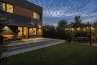 New Villa next to the forest and Therme SPA Hotels in 