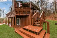 Log Cabin, 3 Bedrooms, Sauna, Cold Plunge, Full Body Massage Chair, Sleeps 6 - シャレー