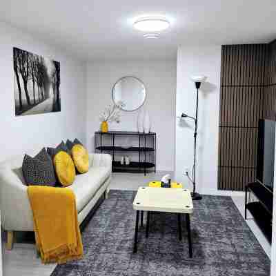 The Luxury Retreat, CalgaryCentral location, family oriented, feel at home! Others