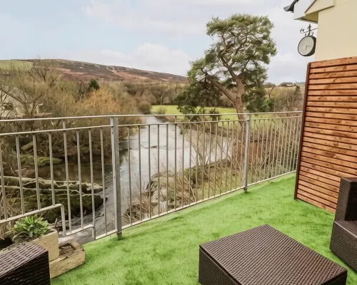 Beautiful cottage in the heart of Rhayader with riverside views ( pet friendly) Hoteles en Rhayader