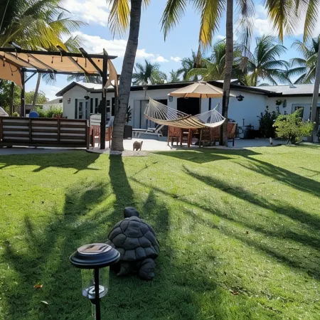 Oasis! Has Great Reviews! Pool, Bocce Court, Close to It All!