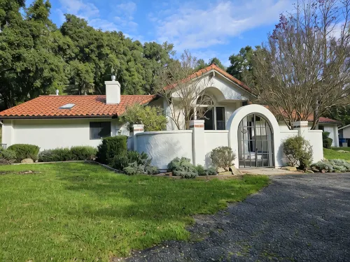 West Side 3BR/3BA - En suite layout, Pool&Hot Tub, nestled in oak covered hills! - Pools