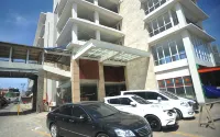 Laut Biru Resort Hotel - parkir
