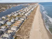 Luxury Condo- Contemporary Oceanfront-Complete Remodel  Keyless Checkin-RR Host - 4-Star