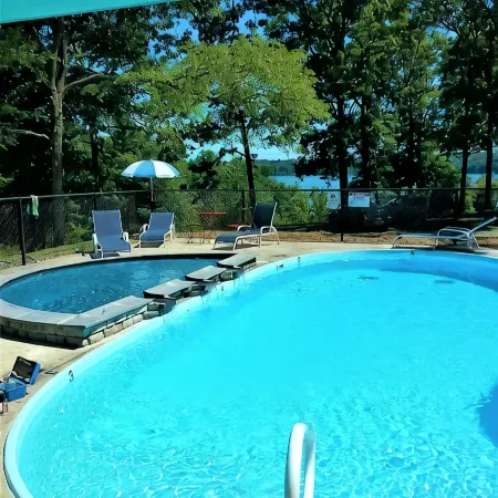 Condo #18 at Kentucky Lake's Lynnhurst Family Resort