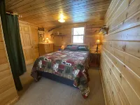 Secluded Waterfront Cabin on hiking trails! Lake on one side river on the other. - 4-Star