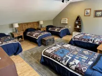 Sandy beach, quiet lake, great fishing & beautiful sunsets w/2 kayaks & gameroom - 小木屋