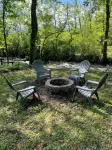 Noisy creekfront cabin in Marble! Pet friendly! Close to the casino - 2-stjärniga