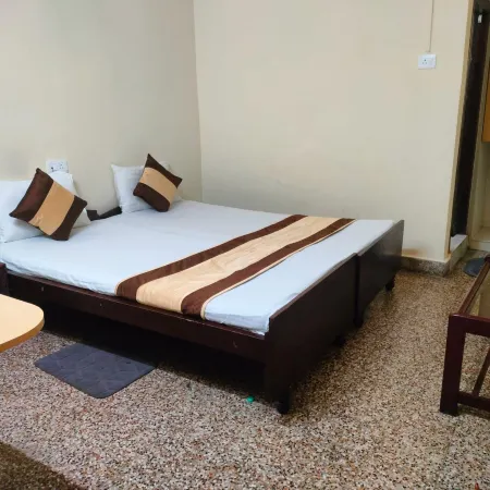 Hotel Embassy