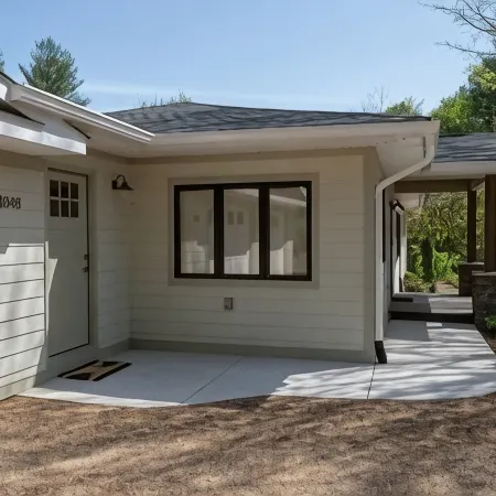 Luxury mountain oasis, hot tub & 15 mins to DT AVL, bring furry friends!