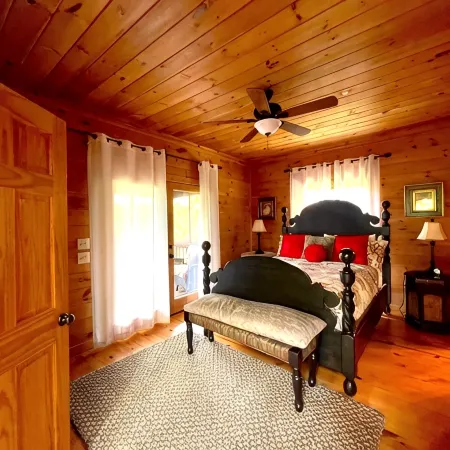 Smoky Mountains National Park, Cades Cove, Secluded Romantic Honeymoon Getaway