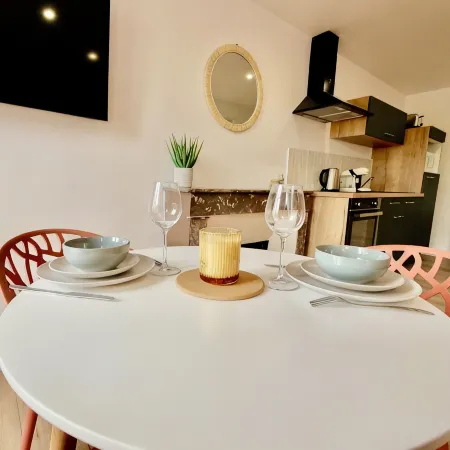 D-DAY SUITES:Terra 25m²/City center/2min walk to train station / 20min to Utah Beach Отели в г. Карантан