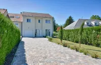House 120 m² in Vigy - 4성급