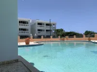 Spacious apartment with sea views, everything you need to spend your vacations. - 泳池