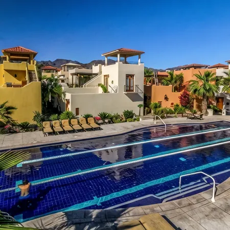 Comfort & inspiration in Loreto Bay... Beach, pool, cafes & beauty in few steps!