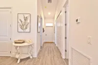 Welcome to "Treasure Pleasure 2" Bahama Beach Club 3-bedroom, Beachfront Condo
