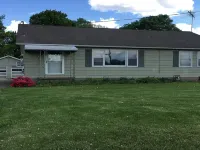 House with fenced yard and easy access to I-70 Hotels in Heath