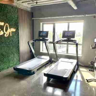Modern 2 Bedroom 2 Bath Apartment in Heart of Quincy Fitness & Recreational Facilities