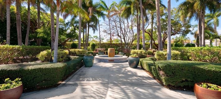 3/2 Ocean Breeze Escape Located on Palm Beach Island Hotels in Palm Beach