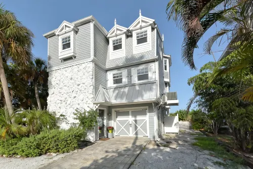Beautiful, Gulf-Front Home on Bean Point--Halcyon House