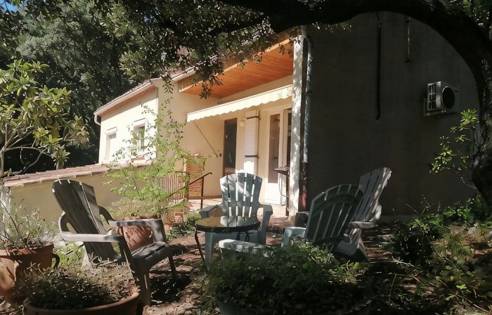 Cosy house, nestled in nature, 5 minutes from the center