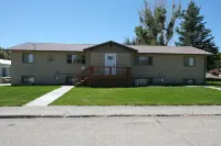 Freshly Remodeled 2 Bedroom, Full Kitchen, living Room Suite, in Cascade unit #3 - Apartments