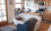 Hill Country getaway - Next to Hamilton Pool - 샬레 호텔