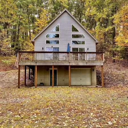 Secluded + Fire Pit + Game Room. Less than 1 mile to 7 Points