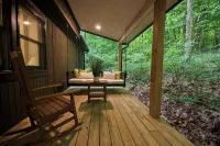 Valley Overlook, heart of Cuyahoga Valley National Park - Cabin for 4