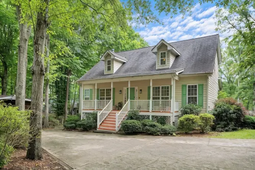 Beautiful Updated Lake House w/ private deep water dock