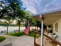 The BRD Nest Mississippi River views backdropped by majestic Minnesota bluffs - Homestays