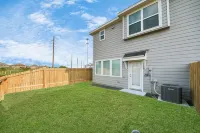 3BR Corporate & Family Getaway Near Katy Mills - 4-Star