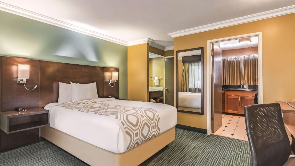 La Quinta Inn & Suites by Wyndham San Francisco Airport West