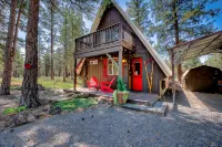 A-Frame Cabin on 4.5 Acres - HOT TUB, Dog Friendly! - Alppimaja