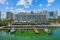 Waterfront Retreat~Central Location~Walk to the Beach~Beach Gear Provided - 3-Star