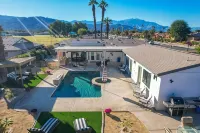 Guesthouse Poolside Suite 700sf 1 BR/2 BA/LR - Private Pools