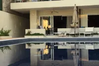 Beachfront condo - steps to sand and surf - Pools