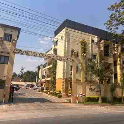 24blouieville Hotel Exterior