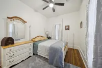 1800s Farmhouse—King Bed~Big Kitchen~Games & DVDs
