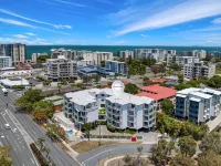 La Vida on Anzac Hotels in Redcliffe