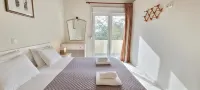 Bungalow White Apartments