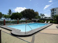 Hard to Beat This Top Floor End Unit Endless Views WiFi Foxtel Beach Front. - 3성급