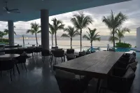 Beautiful Beach front Condo with pool and Espectacular ocean views - Apartments