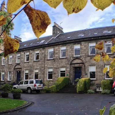 Ashtree House Hotel, Glasgow Airport & Paisley Hotels near Paisley Gilmour Street