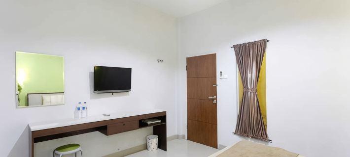 Zaen Hotel Syariah Solo Hotels in Laweyan