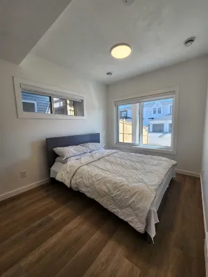 Very bright walkout basement Close to Mountains - Wifi