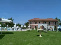Eleni's Garden & Castello Suites โรงแรมใน