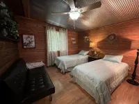 Papa Bears Cozy Cabin at Up The Creek
