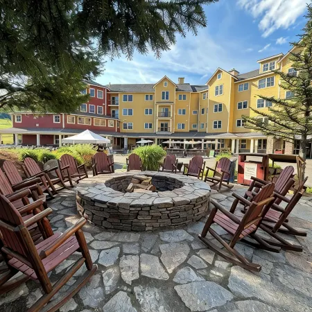 Okemo's Jackson Gore-1 Bedroom Condo /Direct Ski Access. Walk to Pool & hot tubs
